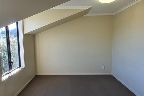 Photo of property in 36 Verdale Circle, Glen Eden, Auckland, 0602