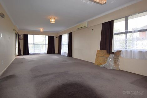 Photo of property in 52 Tiroroa Avenue, Te Atatu South, Auckland, 0610