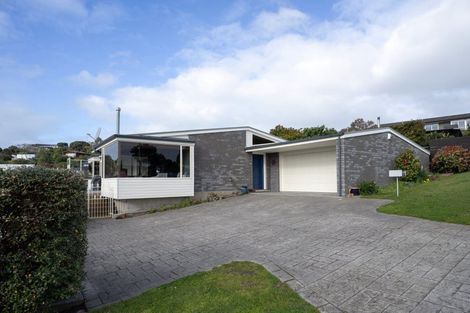 Photo of property in 63 Cannon Hill Crescent, Mount Pleasant, Christchurch, 8081