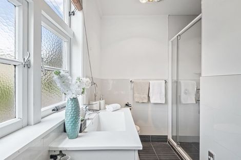 Photo of property in 1/23 Quebec Road, Milford, Auckland, 0620