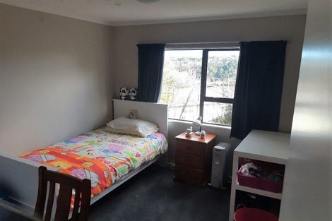 Photo of property in 2/20 Waverley Avenue, Glenfield, Auckland, 0629