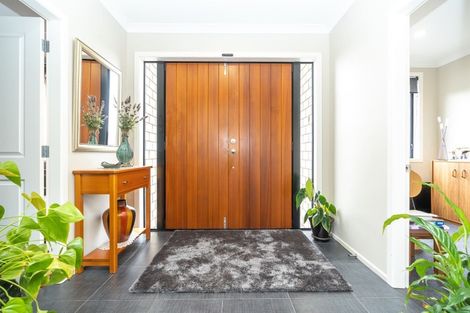 Photo of property in 7 Gibbston Close, Huntington, Hamilton, 3210