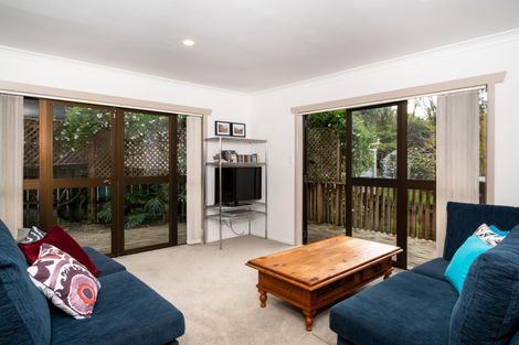 Photo of property in 7 Juneau Place, Glendene, Auckland, 0602