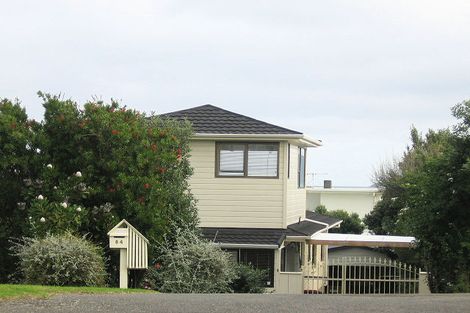 Photo of property in 84 Seaview Road, Paraparaumu Beach, Paraparaumu, 5032