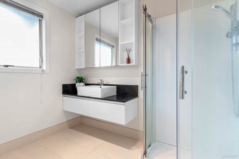 Photo of property in 36 Rotoiti Avenue, Pakuranga Heights, Auckland, 2010