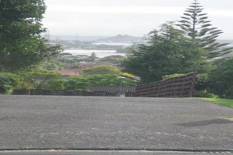 Photo of property in 23 Te Anau Place, Pakuranga Heights, Auckland, 2010