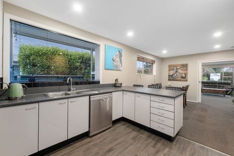 Photo of property in 30 Glenharrow Avenue, Avonhead, Christchurch, 8042