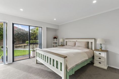 Photo of property in 32 Currell Way, Somerville, Auckland, 2014