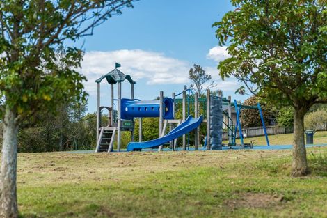 Photo of property in 4 Shiraz Place, Henderson, Auckland, 0612