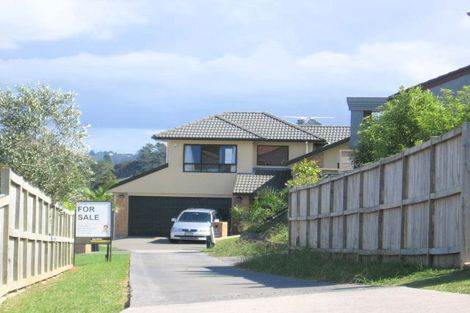 Photo of property in 12 Rising Parade, Fairview Heights, Auckland, 0632