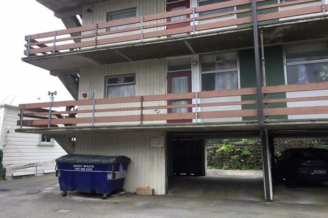 Photo of property in Beresford Apartments, 118u4 Russell Terrace, Berhampore, Wellington, 6023
