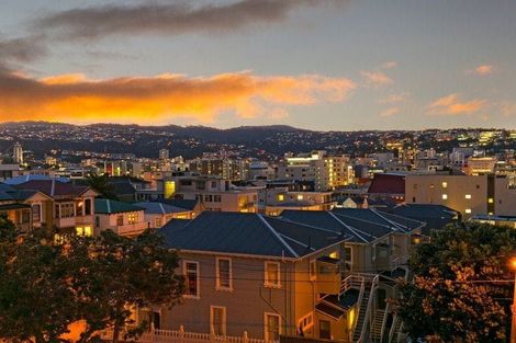 Photo of property in 2u2 Hawker Street, Mount Victoria, Wellington, 6011