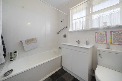 Photo of property in 18 Moheke Avenue, Roslyn, Palmerston North, 4414