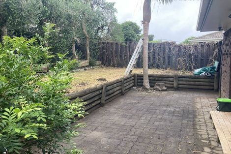 Photo of property in 2/21 Liam Place, Half Moon Bay, Auckland, 2012