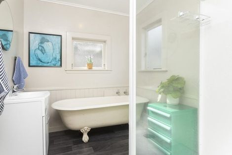 Photo of property in 19 Rimu Street, New Lynn, Auckland, 0600