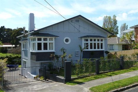 Photo of property in 24 Shoal Bay Road, Devonport, Auckland, 0624