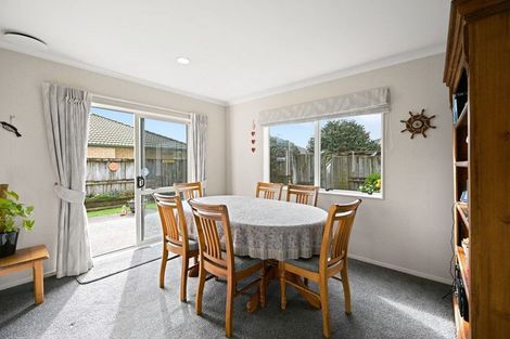 Photo of property in 27 Northmeadow Drive, Rototuna, Hamilton, 3210