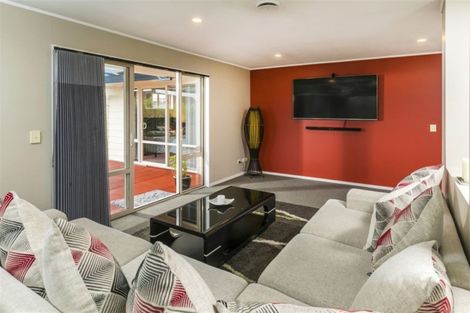 Photo of property in 78 Kingdale Road, Henderson, Auckland, 0610