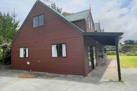 Photo of property in 3 Hastings Grove, Wainuiomata, Lower Hutt, 5014