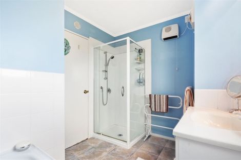 Photo of property in 1/162 Don Buck Road, Massey, Auckland, 0614