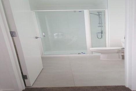 Photo of property in 42 Gunner Drive, Te Atatu Peninsula, Auckland, 0610