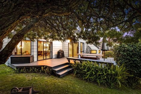 Photo of property in 50 Halberg Street, Glenfield, Auckland, 0629