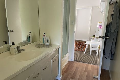 Photo of property in 56 Scott Avenue, Mangere Bridge, Auckland, 2022