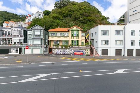 Photo of property in 186 Oriental Parade, Oriental Bay, Wellington, 6011