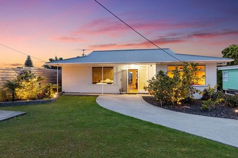 Photo of property in 34 Covil Avenue, Te Atatu South, Auckland, 0610