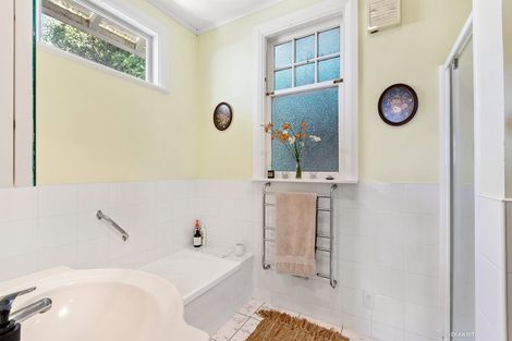 Photo of property in 9 Thorby Street, Northland, Wellington, 6012