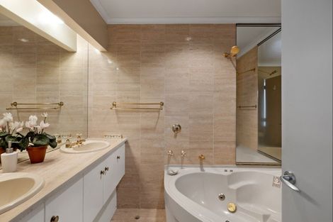 Photo of property in 21 Maunganui Road, Mount Maunganui, 3116