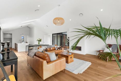 Photo of property in 13 Frank Ernest Crescent, Prebbleton, 7604