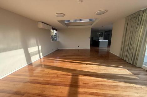 Photo of property in 24 Seaview Road, Paremata, Porirua, 5024
