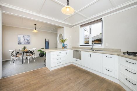 Photo of property in 70 Chelwood Street, Takaro, Palmerston North, 4412