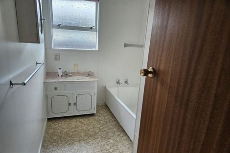 Photo of property in 2 Edwards Place, Terrace End, Palmerston North, 4410