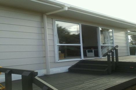 Photo of property in 28 Rewarewa Road, Te Atatu Peninsula, Auckland, 0610