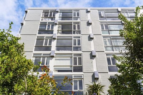 Photo of property in Fairmont Flats, 3c/20 Maarama Crescent, Aro Valley, Wellington, 6021
