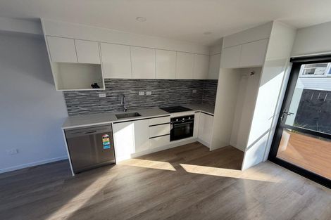Photo of property in 57 Chatsworth Crescent, Pakuranga Heights, Auckland, 2010