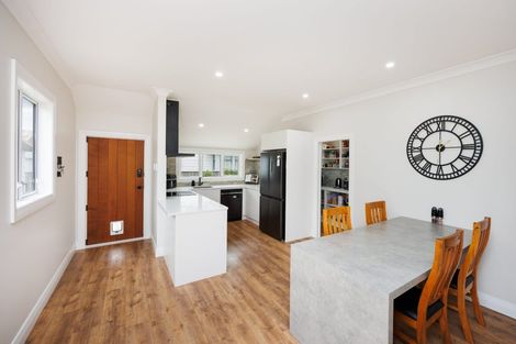 Photo of property in 7 Pirie Street, Palmerston North, 4410