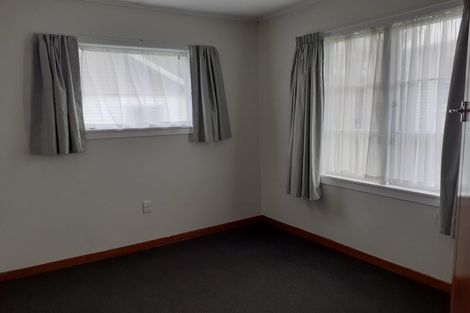 Photo of property in 5 Whiteley Street, Moturoa, New Plymouth, 4310