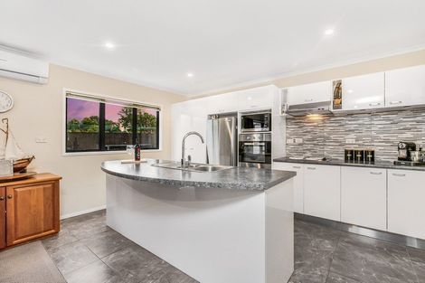 Photo of property in 21 Whitbourne Heights, Manurewa, Auckland, 2105