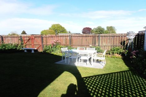 Photo of property in 18 Heaphy Place, Casebrook, Christchurch, 8051