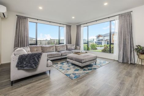 Photo of property in 319 Flat Bush School Road, Flat Bush, Auckland, 2019