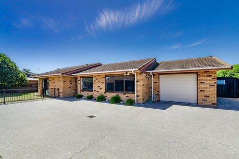 Photo of property in 4 Oakwood Grove, Paraparaumu Beach, Paraparaumu, 5032