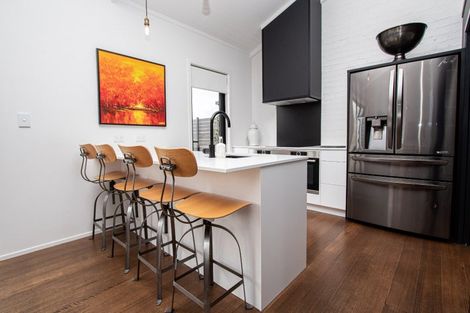 Photo of property in 101 Saint Kilda Road, Cambridge, 3434