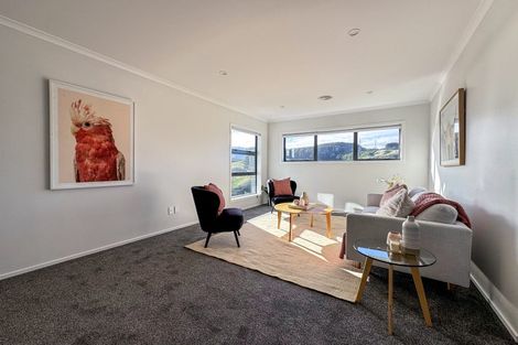 Photo of property in 142 Amesbury Drive, Churton Park, Wellington, 6037