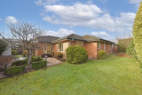 Photo of property in 8 Scarlet Lane, Redwood, Christchurch, 8051