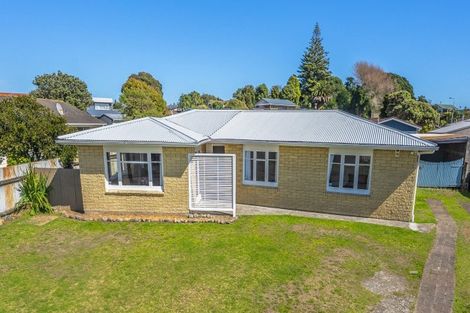 Photo of property in 4 Colenso Place, Otaki Beach, Otaki, 5512