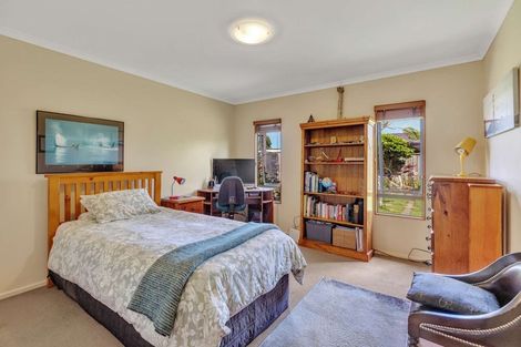 Photo of property in 44 Easton Way, Levin, 5510