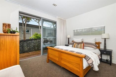 Photo of property in 6 Kerema Way, Schnapper Rock, Auckland, 0632